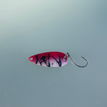 Load image into Gallery viewer, Salmon/Pyramid Spoons