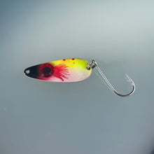 Load image into Gallery viewer, Salmon/Pyramid Spoons