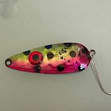 Load image into Gallery viewer, Salmon/Pyramid Spoons