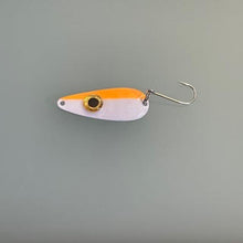 Load image into Gallery viewer, Salmon/Pyramid Spoons