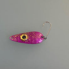 Load image into Gallery viewer, Salmon/Pyramid Spoons